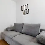 Merlin Apartment *